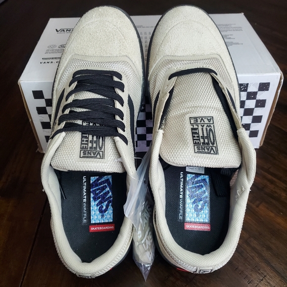 Vans Ave Nubuck Timber Wolf Men Size 7, Equivalent to Women Size 8.5 - Picture 4 of 10